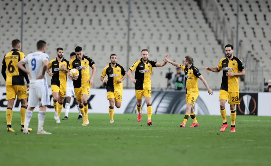 瓦尔迪宝刀未老显神威,莱斯特城老将头槌破门助球队保级成功  瓦尔迪宝刀未老显神威,莱斯特城老将头槌破门助球队保级成功