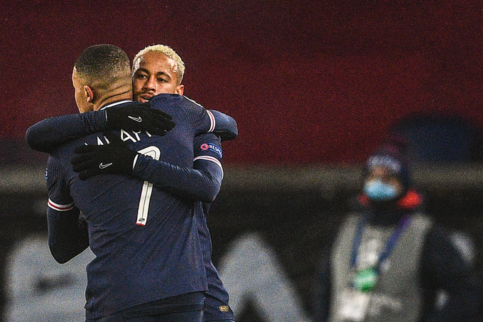 巴黎姆巴佩帽子戏法率队横扫图卢兹展实力  巴黎姆巴佩帽子戏法率队横扫图卢兹展实力