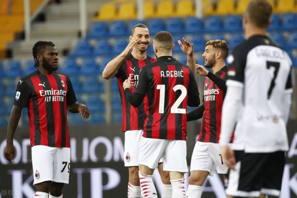 那不勒斯替补奇兵西蒙尼建功,读秒绝平保留争冠悬念  那不勒斯替补奇兵西蒙尼建功,读秒绝平保留争冠悬念