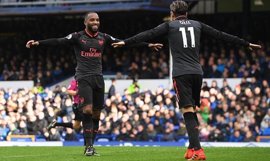 拉卡泽特梅开二度,里昂主场完胜重塑信心  拉卡泽特梅开二度,里昂主场完胜重塑信心